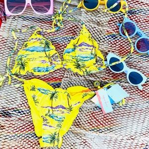 I am selling Brazilian bikinis from a famous brand in Brazil. Brand: Morena Rosa